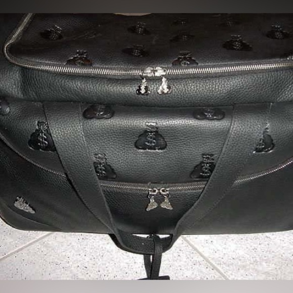 New Old Stock Kiss Gene Simmons BLACK LEATHER Moneybag Duffle Bag - Original Box - Picture 11 of 17